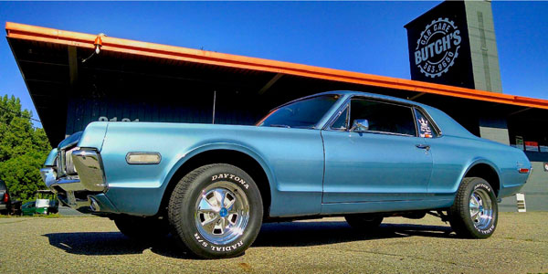 blue cougar outside butch's
